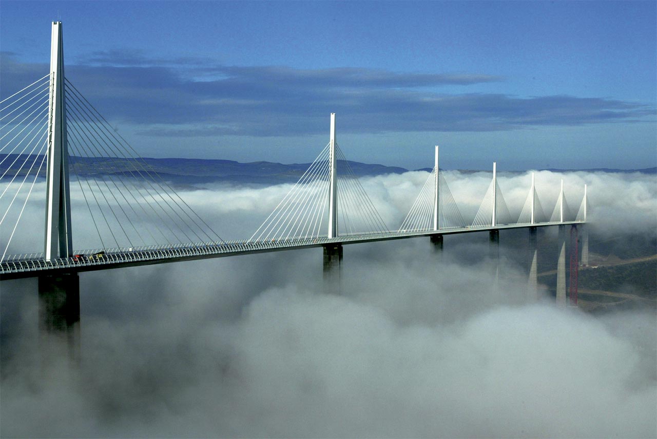 Millau en moto